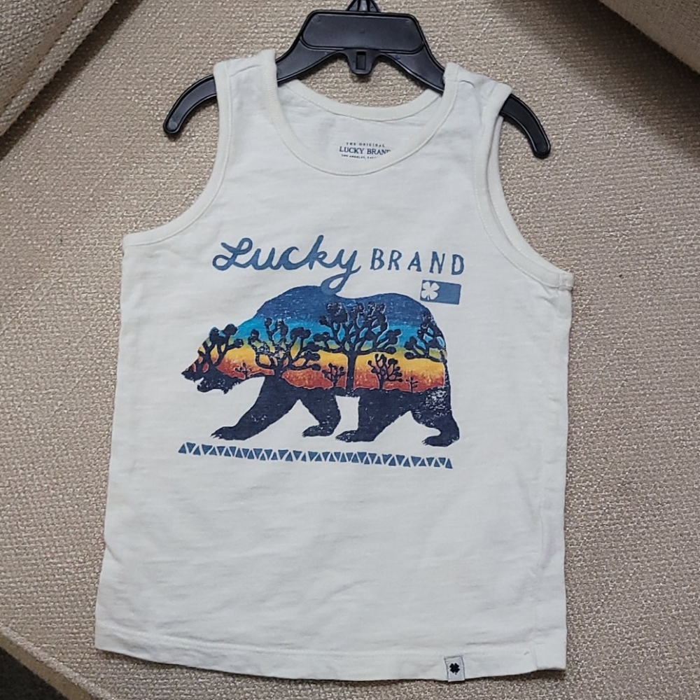 Sleeveless shirt